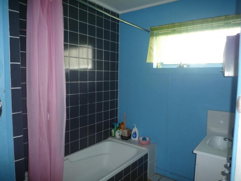 4 Gibbs Street, Riverview QLD 4303