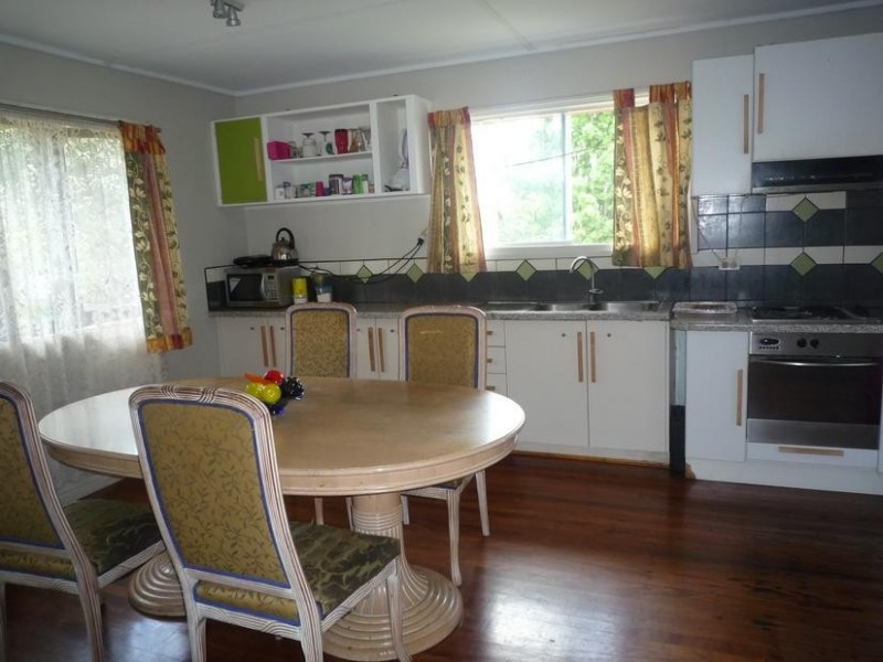 4 Gibbs Street, Riverview QLD 4303