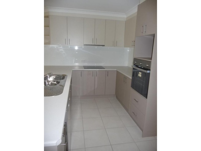 2/19 Ashfield Street, North Ipswich QLD 4305