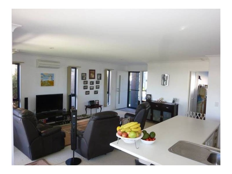 1/26 Commercial Drive, Springfield QLD 4300