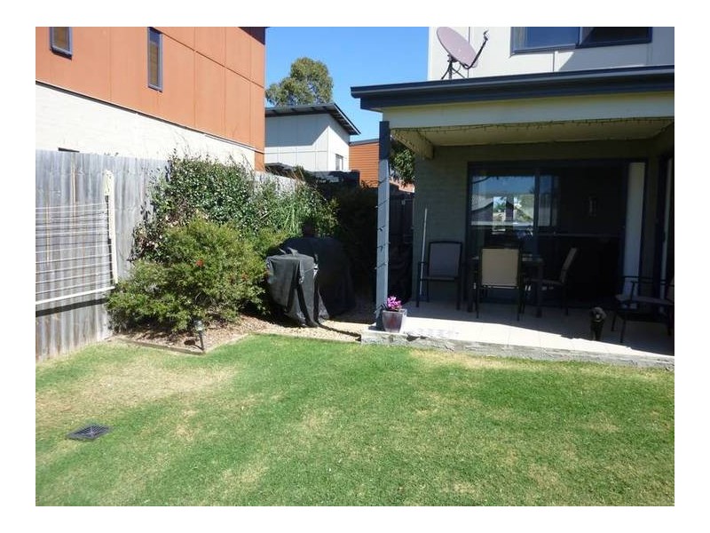 1/26 Commercial Drive, Springfield QLD 4300