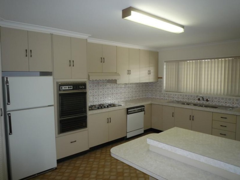 9 Heysen Court, Collingwood Park QLD 4301