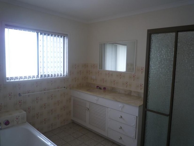 9 Heysen Court, Collingwood Park QLD 4301