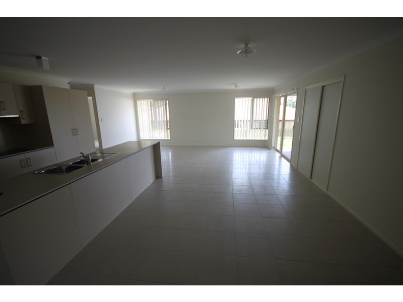 4 foundation, Collingwood Park QLD 4301