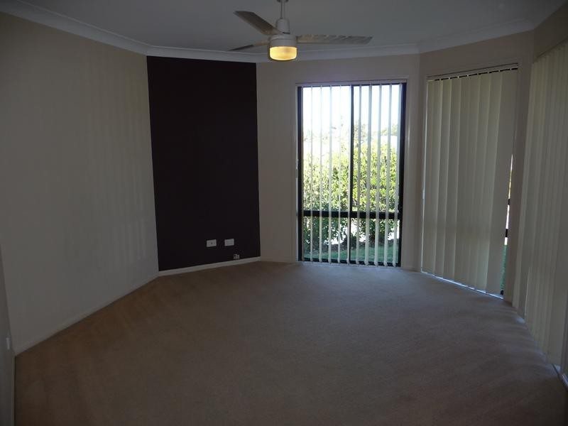 2 Montville, Forest Lake QLD 4078