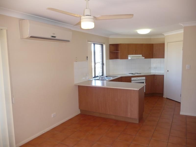2 Montville, Forest Lake QLD 4078
