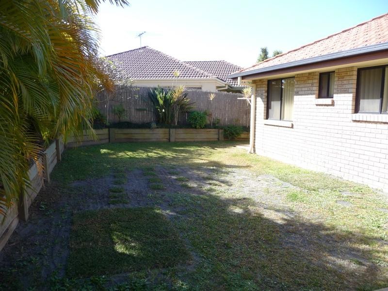 2 Montville, Forest Lake QLD 4078