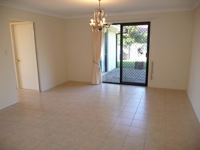 6 Pistachio, Camira QLD 4300