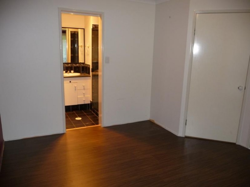 6 Pistachio, Camira QLD 4300