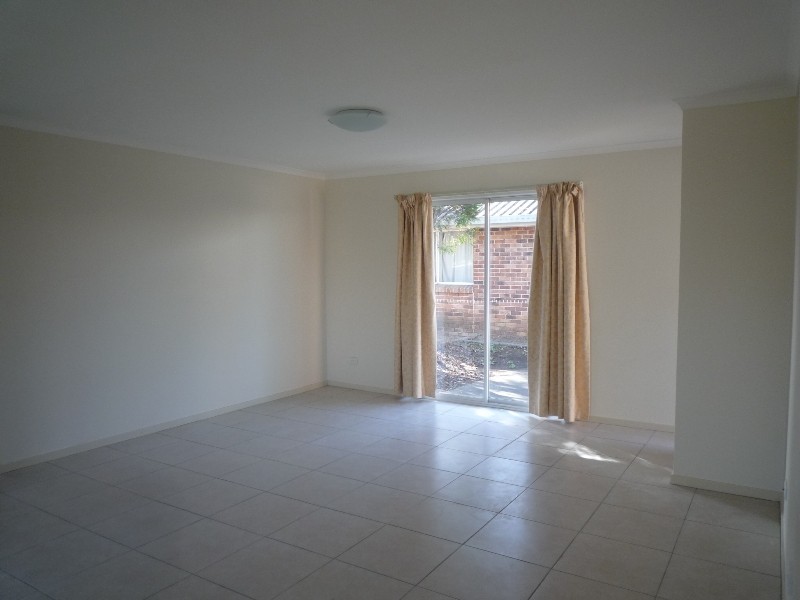 4/43 Henty Drive, Redbank Plains QLD 4301