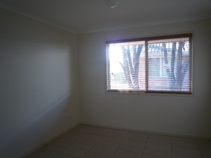 4/43 Henty Drive, Redbank Plains QLD 4301