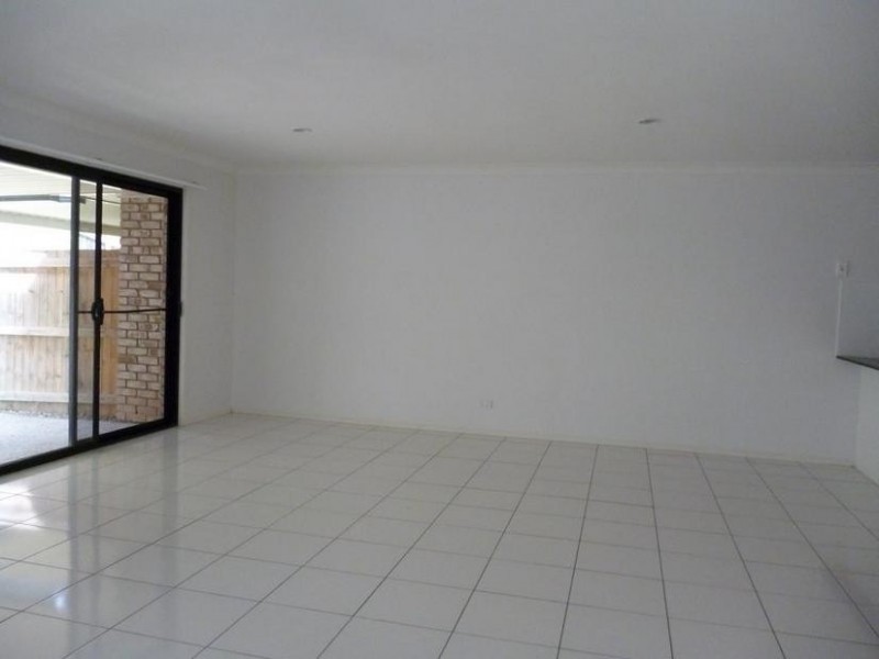 2/230 Eagle Street, Collingwood Park QLD 4301