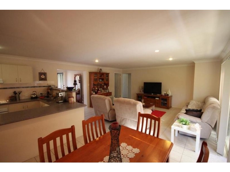 37 Brighton Parade, Forest Lake QLD 4078