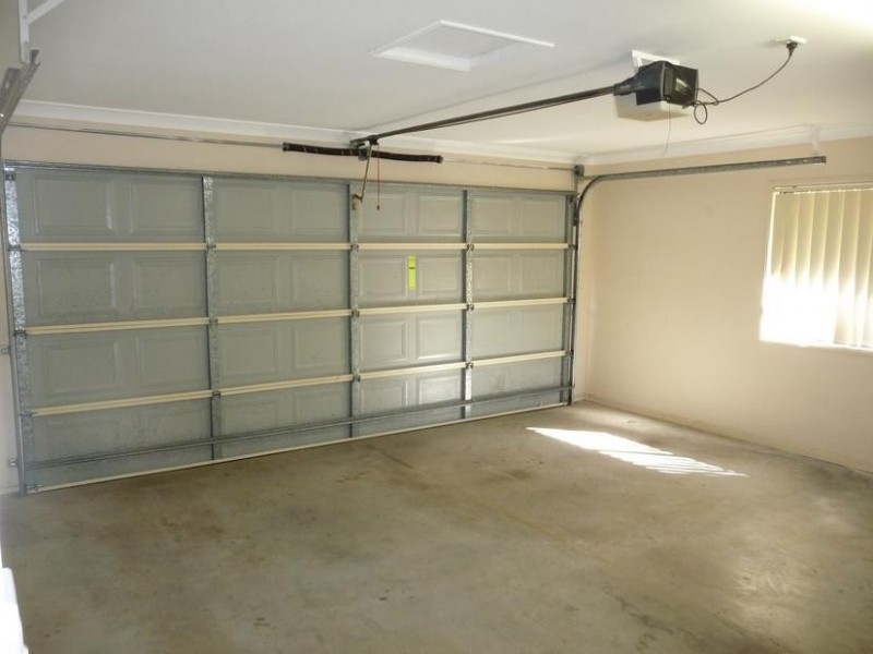 2 Montville Place, Forest Lake QLD 4078