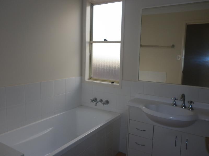 27 Isabella Street, Collingwood Park QLD 4301