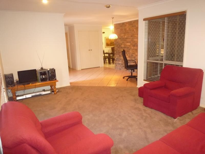 3 Perryman Court, Collingwood Park QLD 4301