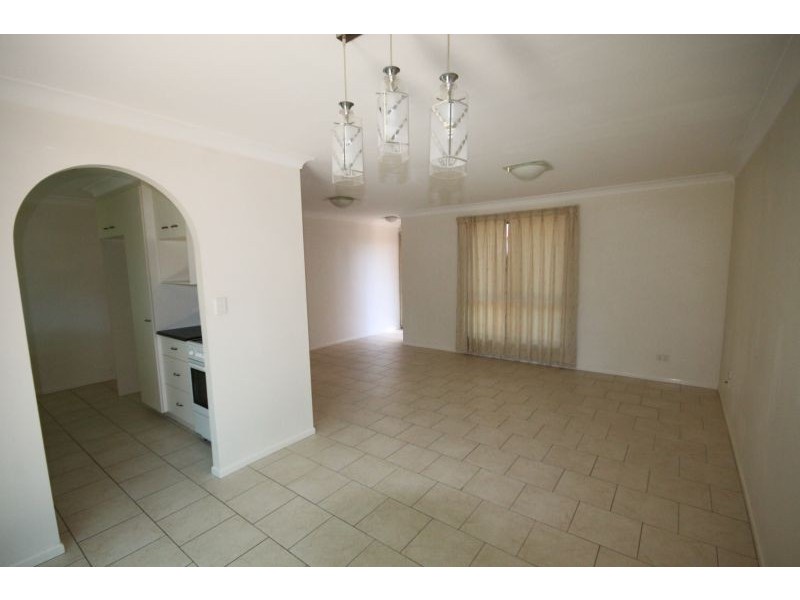 8 Old Logan Road, Gailes QLD 4300