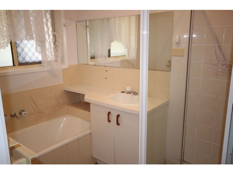 1 Buschman Close, Redbank Plains QLD 4301