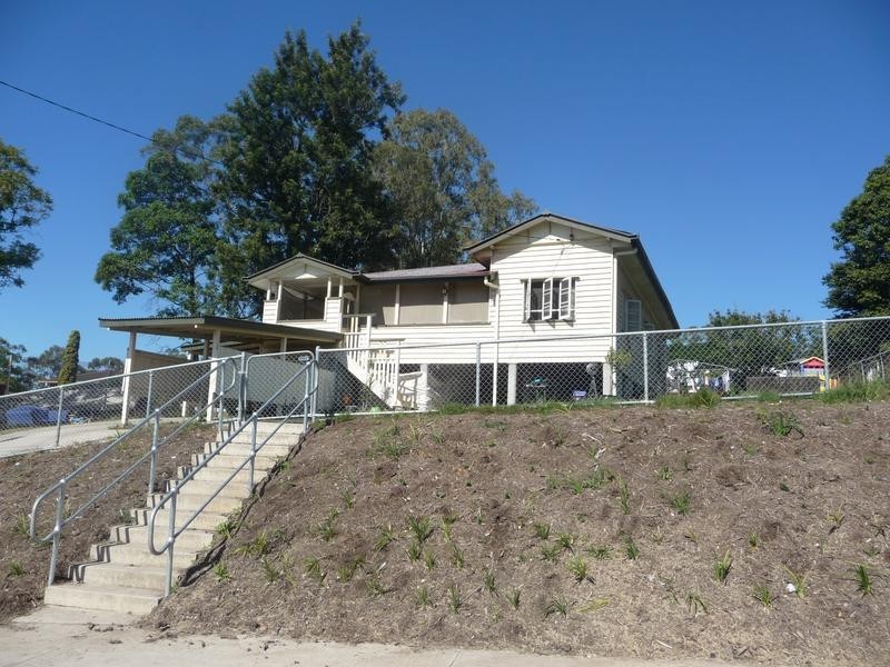 2 Fox, Redbank QLD 4301