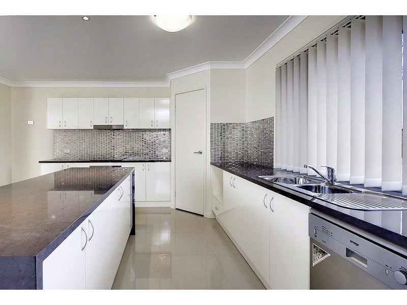 5 Maria Place, Augustine Heights QLD 4300