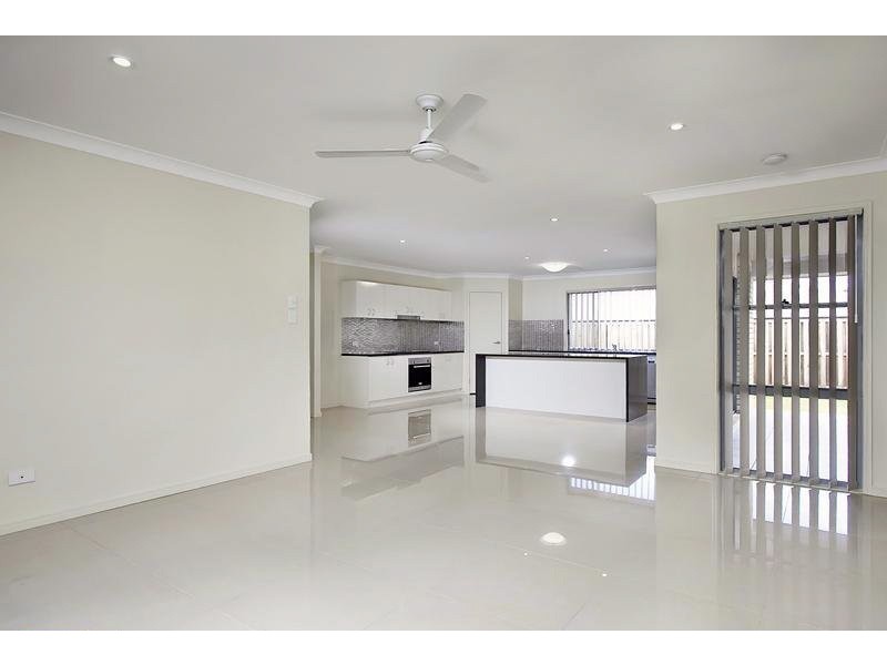 5 Maria Place, Augustine Heights QLD 4300