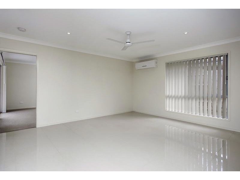 5 Maria Place, Augustine Heights QLD 4300