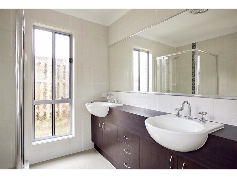 5 Maria Place, Augustine Heights QLD 4300