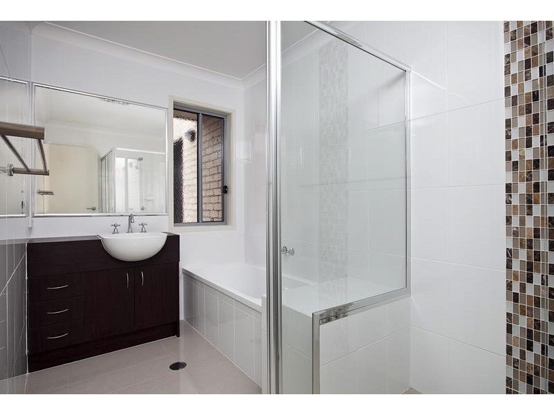 5 Maria Place, Augustine Heights QLD 4300