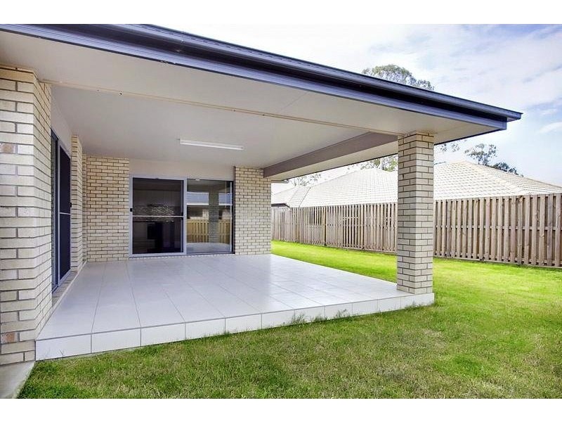 5 Maria Place, Augustine Heights QLD 4300