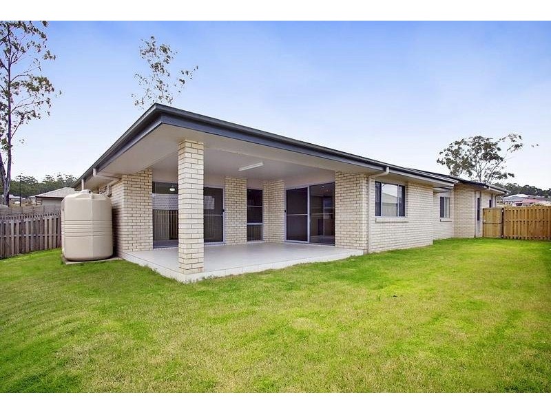 5 Maria Place, Augustine Heights QLD 4300