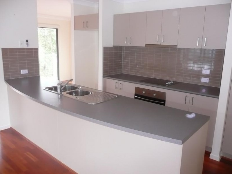 5 HEATHWOOD PLACE, Collingwood Park QLD 4301