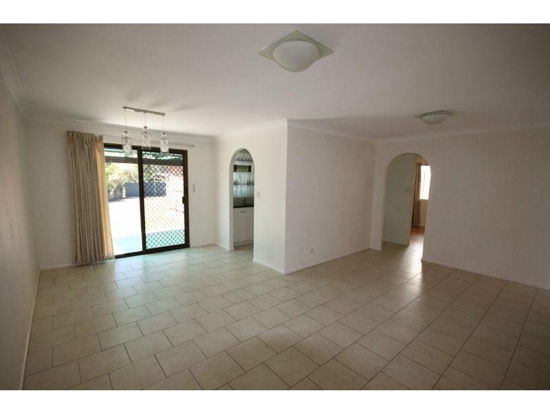 8 Old Logan Road, Gailes QLD 4300