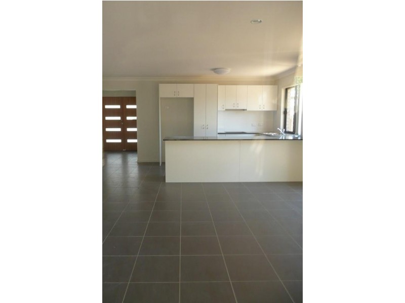 17 Aramac Street, Brassall QLD 4305