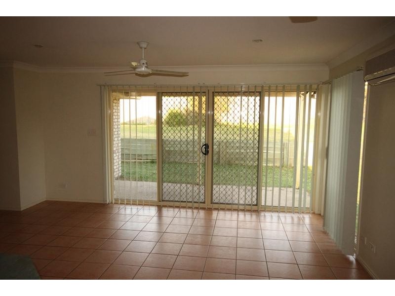 9 Rae Close, Camira QLD 4300