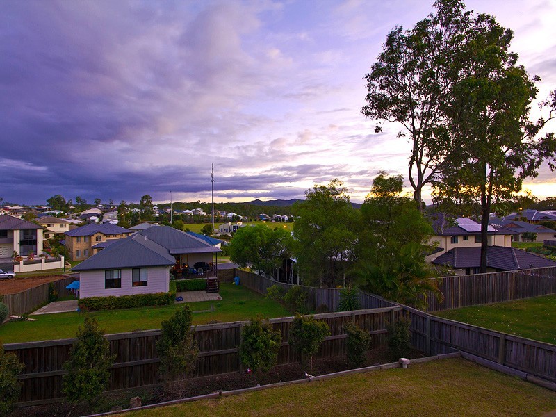 10 Flora Link, Springfield Lakes QLD 4300