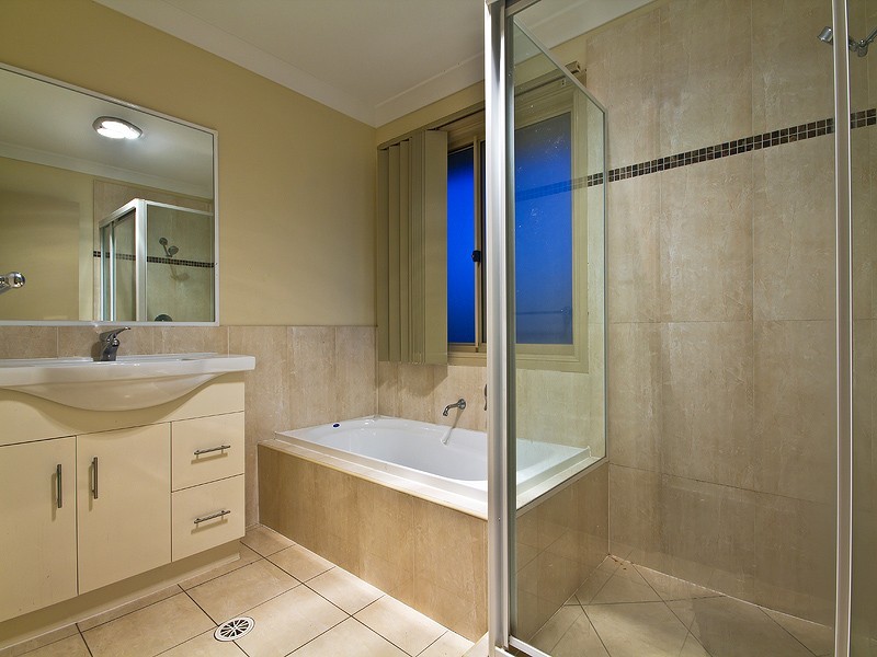 10 Flora Link, Springfield Lakes QLD 4300