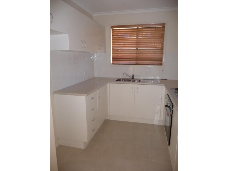 2/244 Redbank Plains Road, Redbank Plains QLD 4301