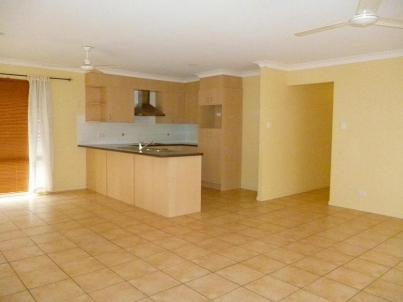 90 Collins, Collingwood Park QLD 4301