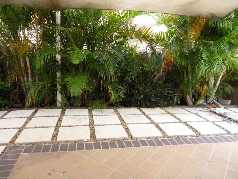 90 Collins, Collingwood Park QLD 4301