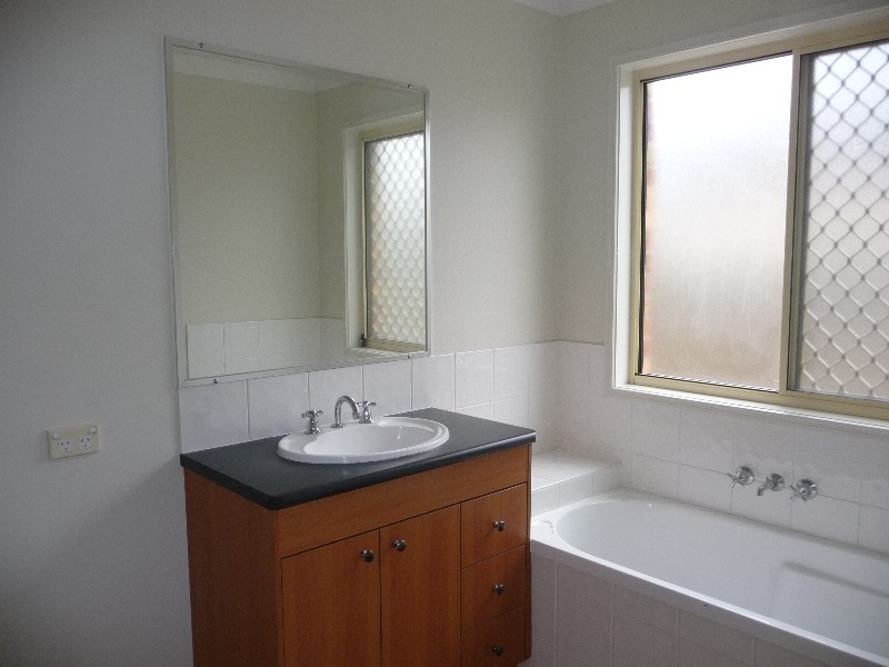 11 Cheihk Crescent,, Collingwood Park QLD 4301