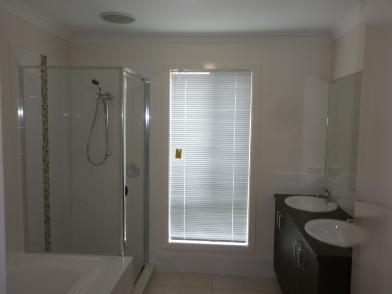 22 Arnaldo Avenue, Augustine Heights QLD 4300