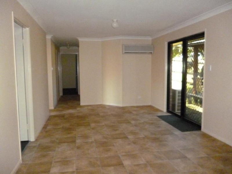 18 Lyrebird Street, Bellbird Park QLD 4300