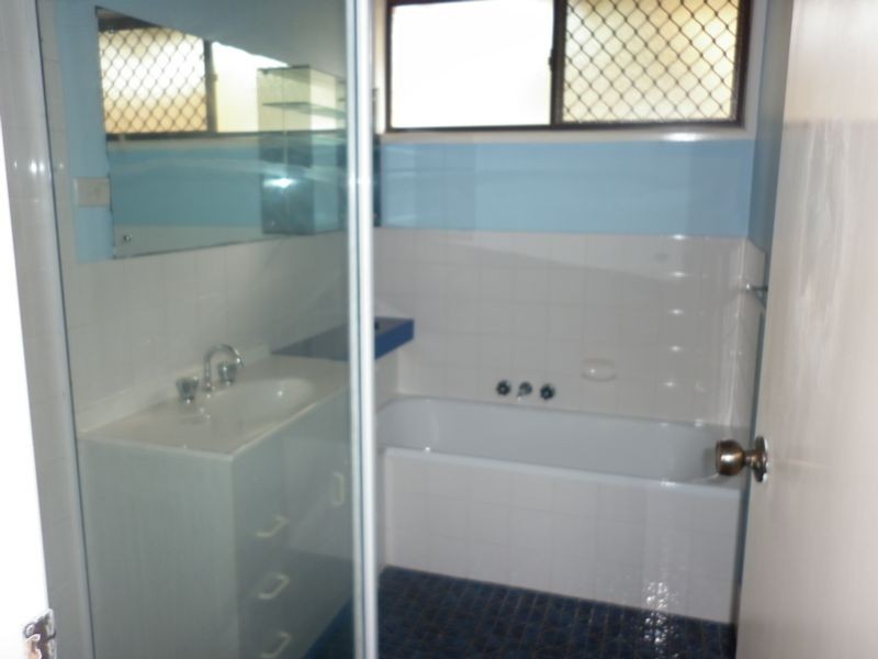 6 Dale Road, Camira QLD 4300