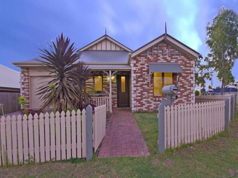 35 Wildflower Drive, Springfield Lakes QLD 4300