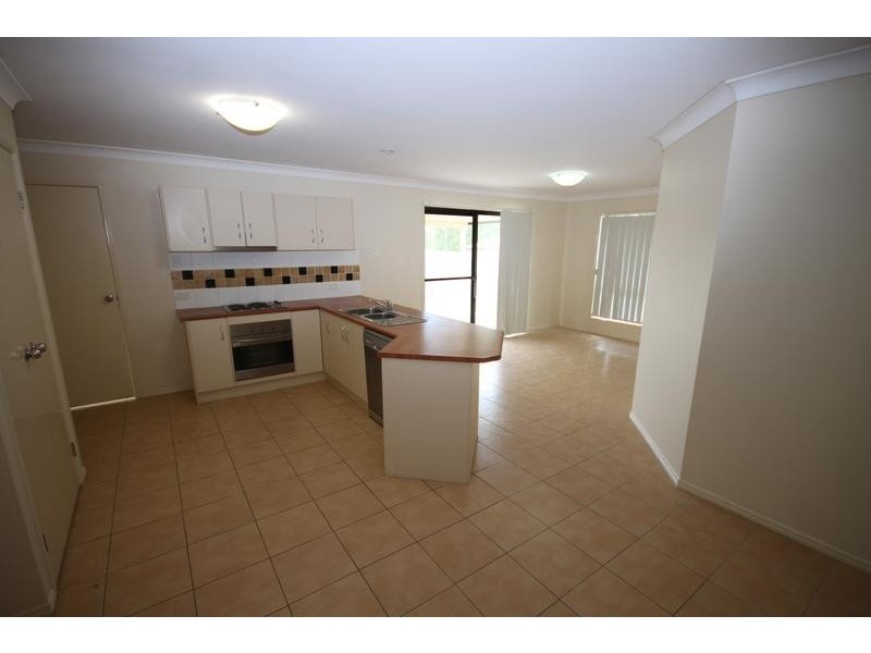 6 Somerwil Cres, Bellbird Park QLD 4300
