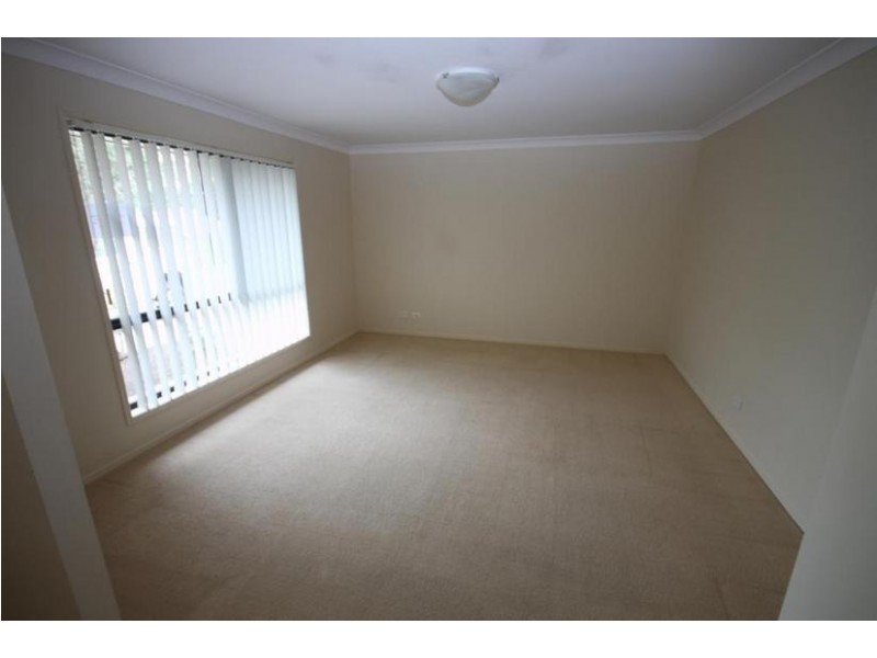 6 Somerwil Cres, Bellbird Park QLD 4300