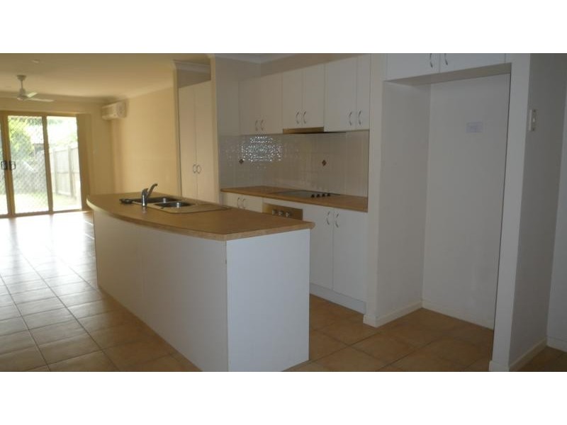 1/28 Cheihk Cres, Collingwood Park QLD 4301