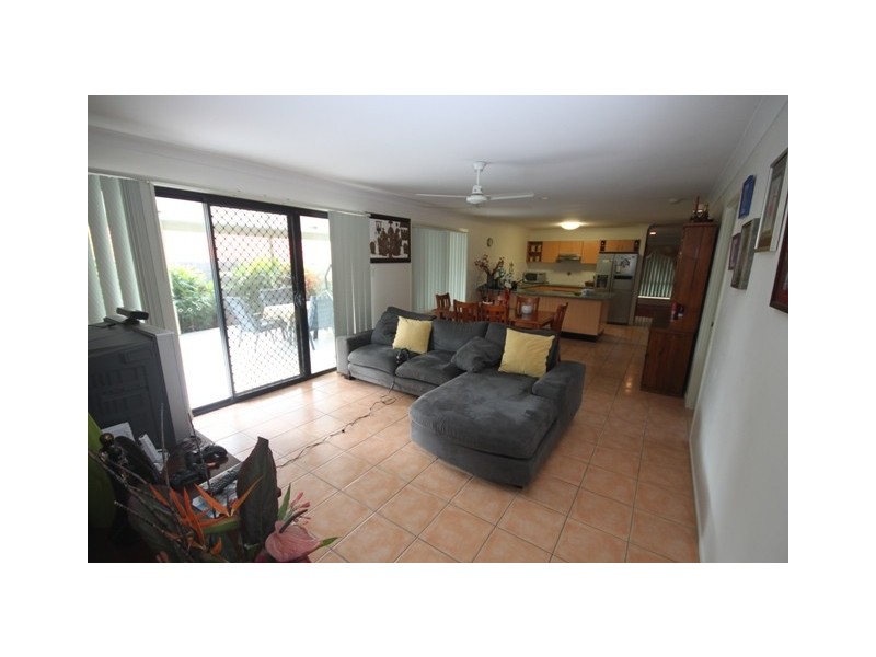 35 Viewpoint Drive, Springfield Lakes QLD 4300