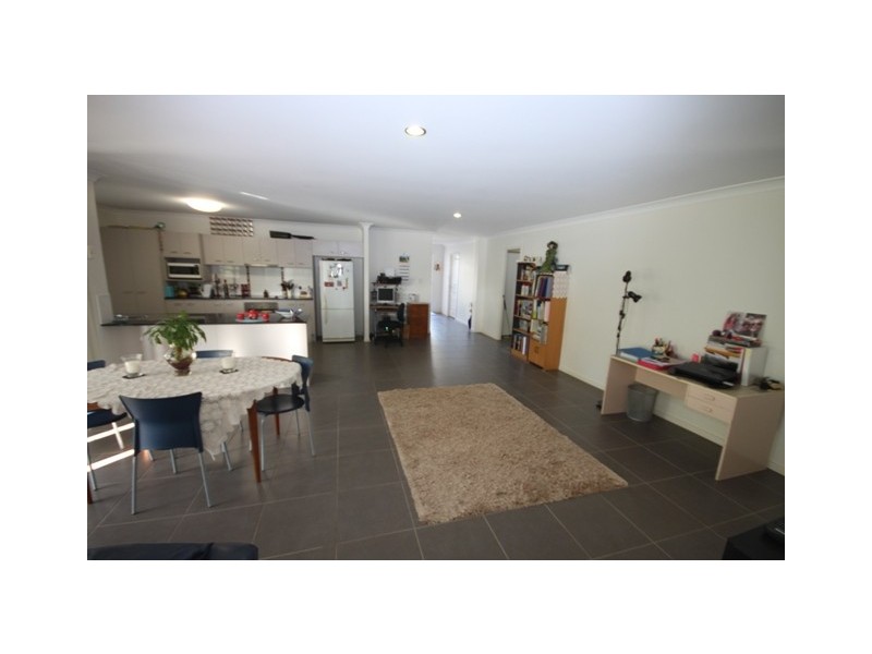 11 Mist Lane, Springfield Lakes QLD 4300