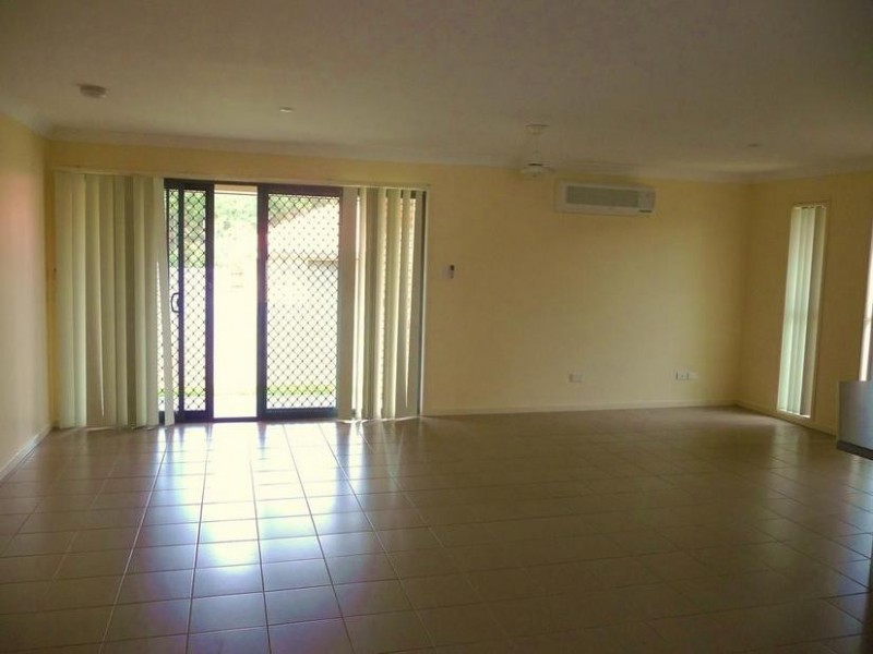 8 Kitching Court, Collingwood Park QLD 4301